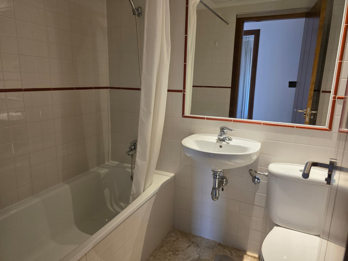 Se vende Apartamento Planta Media de 2 dormitorios en Costa Blanca, Alicante, España