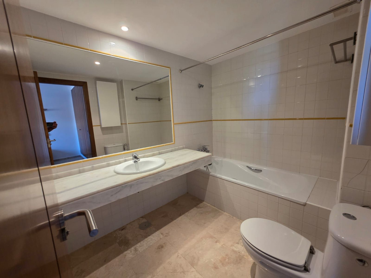 Se vende Apartamento Planta Media de 2 dormitorios en Costa Blanca, Alicante, España