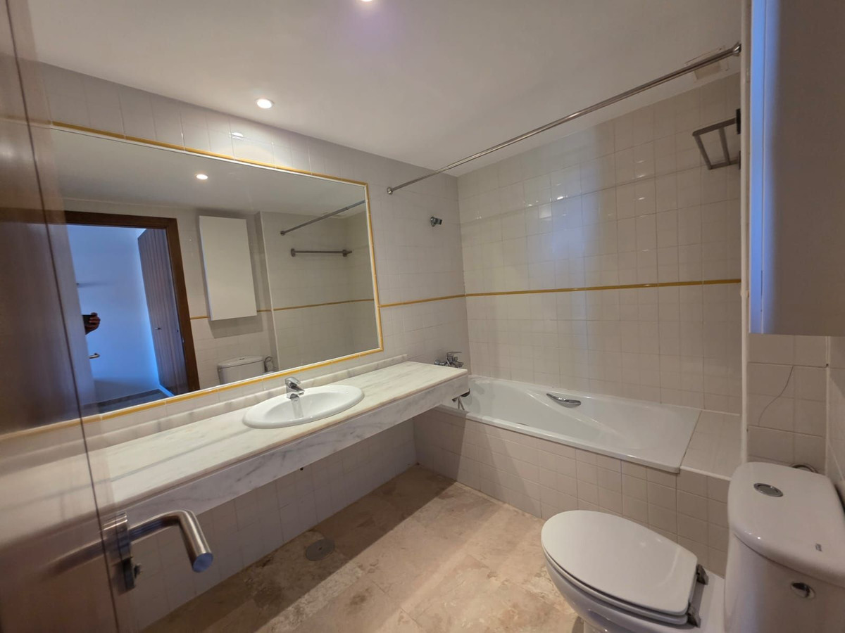 Se vende Apartamento Planta Media de 2 dormitorios en Costa Blanca, Alicante, España