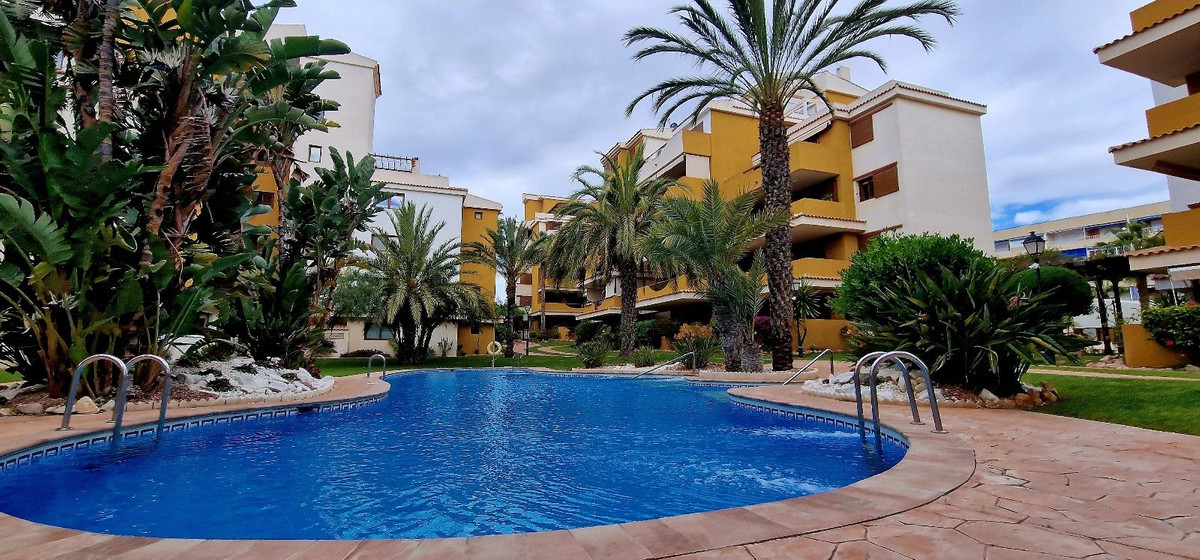 Se vende Apartamento Planta Media de 2 dormitorios en Costa Blanca, Alicante, España