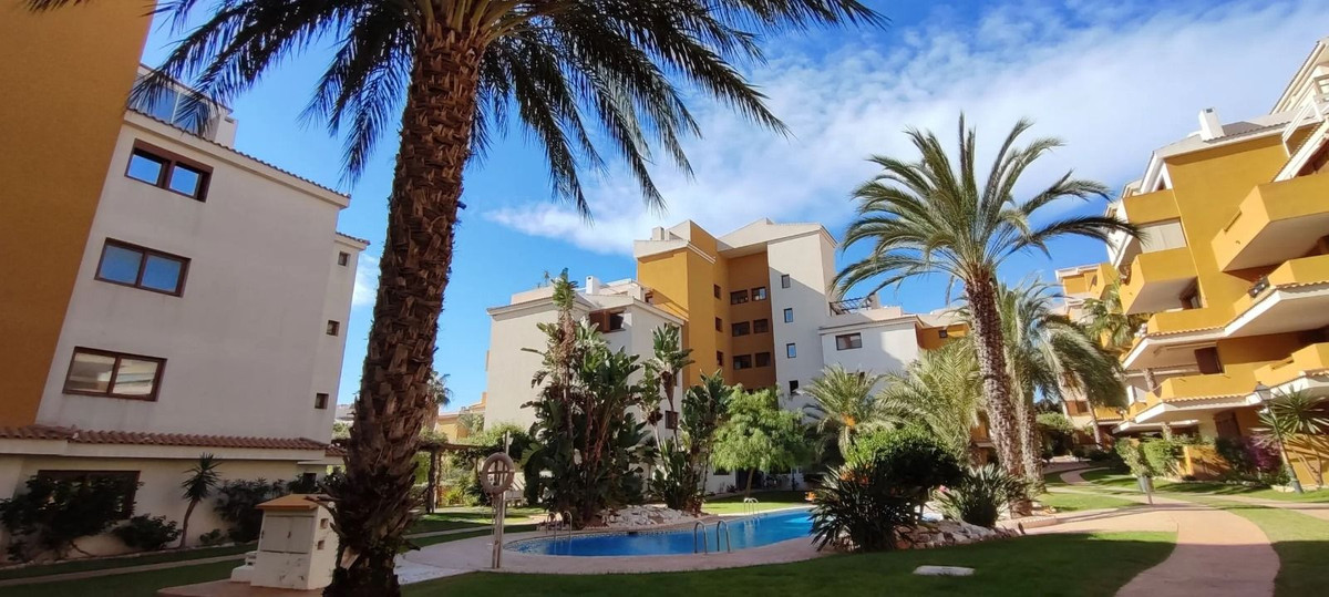 Se vende Apartamento Planta Media de 2 dormitorios en Costa Blanca, Alicante, España