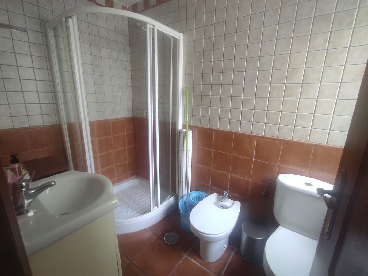 Se vende Apartamento Planta Media de 4 dormitorios en Costa Del Sol, Málaga, España