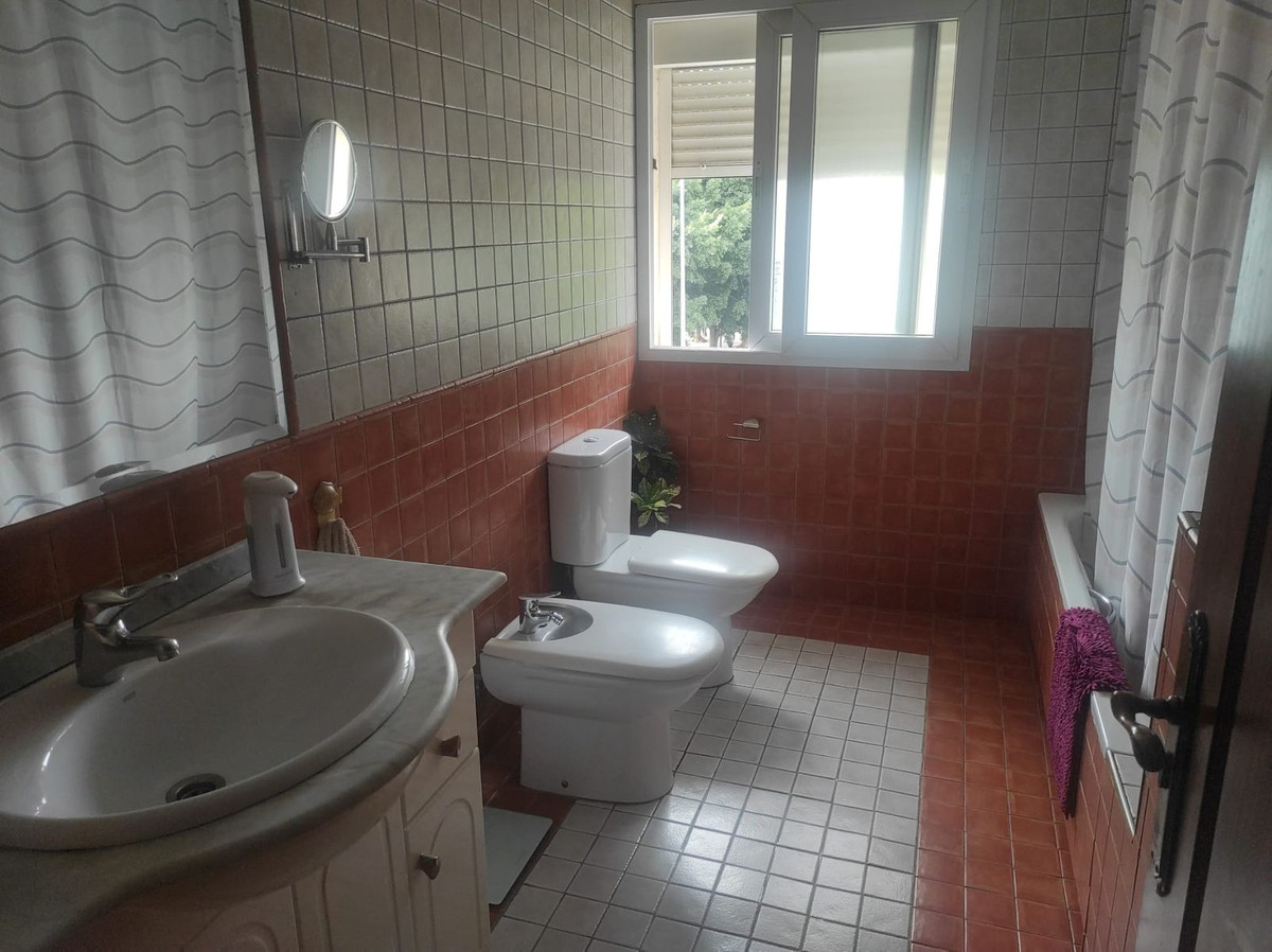 Se vende Apartamento Planta Media de 4 dormitorios en Costa Del Sol, Málaga, España