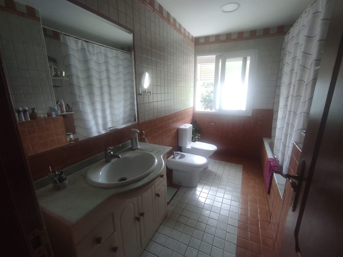 Se vende Apartamento Planta Media de 4 dormitorios en Costa Del Sol, Málaga, España