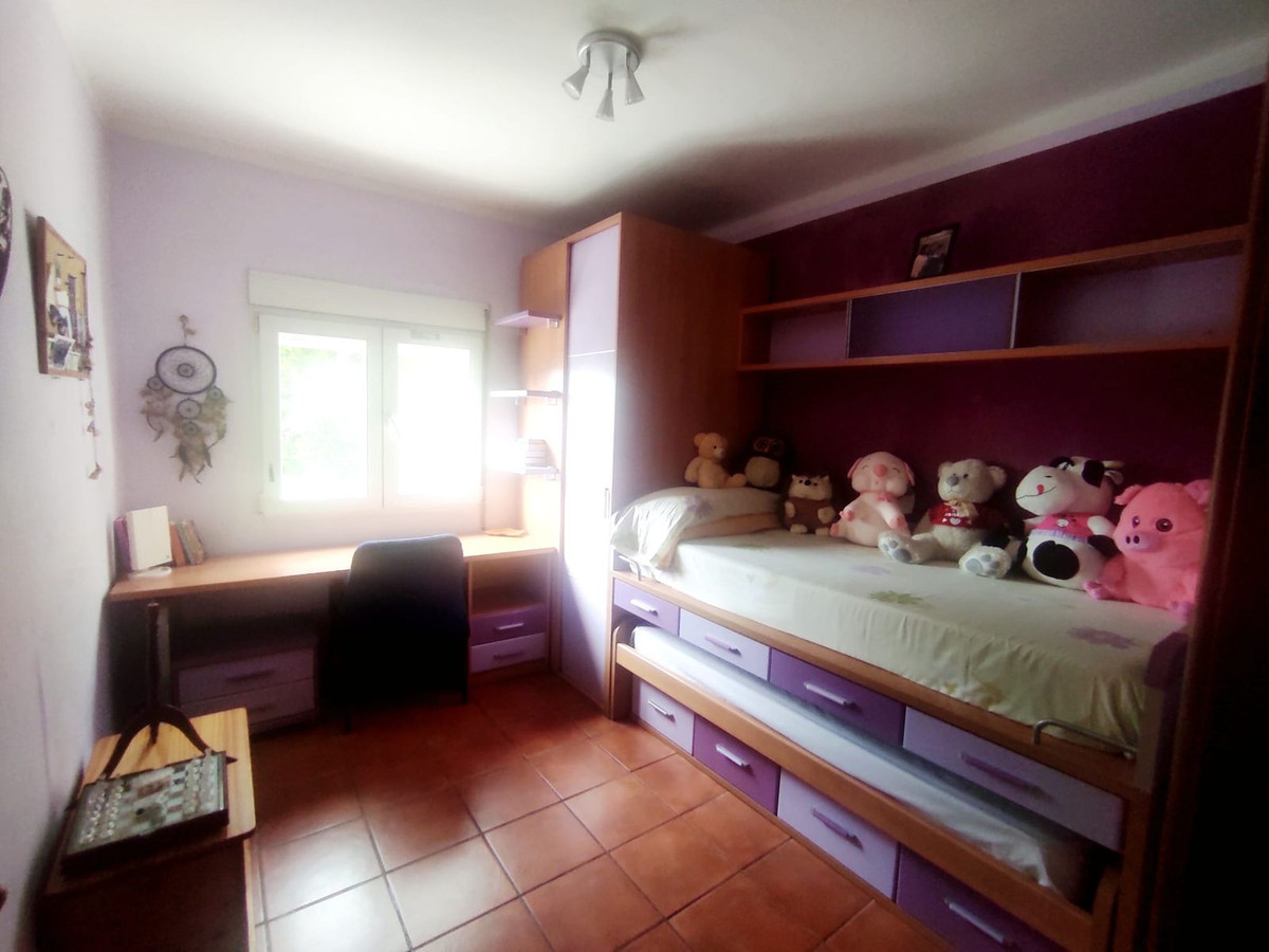 Se vende Apartamento Planta Media de 4 dormitorios en Costa Del Sol, Málaga, España