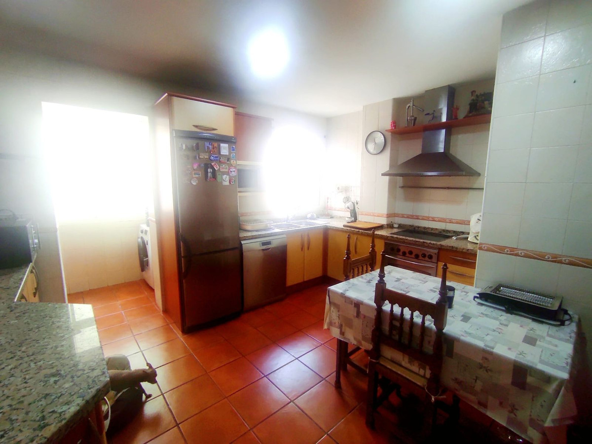 Se vende Apartamento Planta Media de 4 dormitorios en Costa Del Sol, Málaga, España