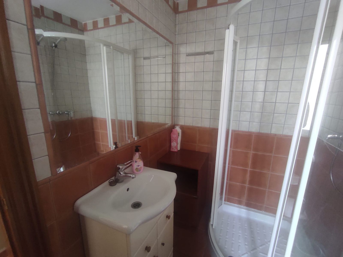 Se vende Apartamento Planta Media de 4 dormitorios en Costa Del Sol, Málaga, España