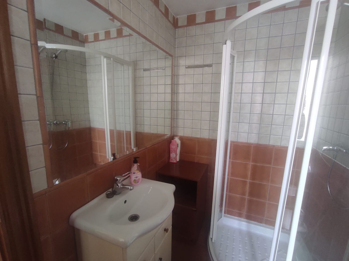 Se vende Apartamento Planta Media de 4 dormitorios en Costa Del Sol, Málaga, España