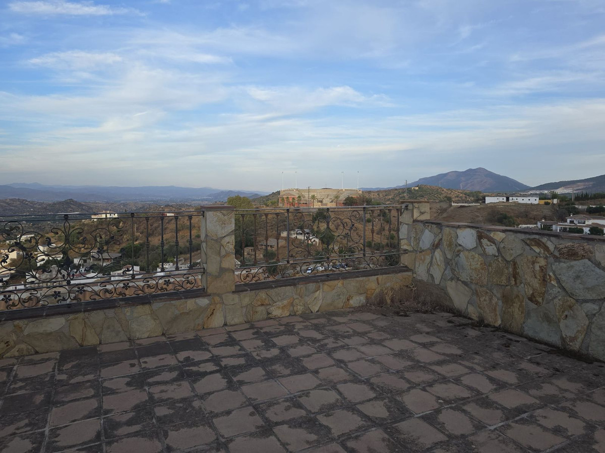 Commercial unit for sale in Guaro Costa Del Sol, Málaga, Spain