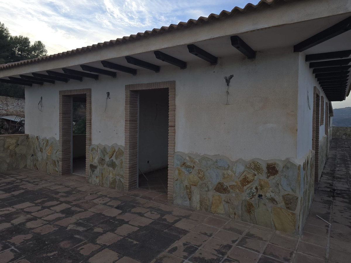 Commercial unit for sale in Guaro Costa Del Sol, Málaga, Spain