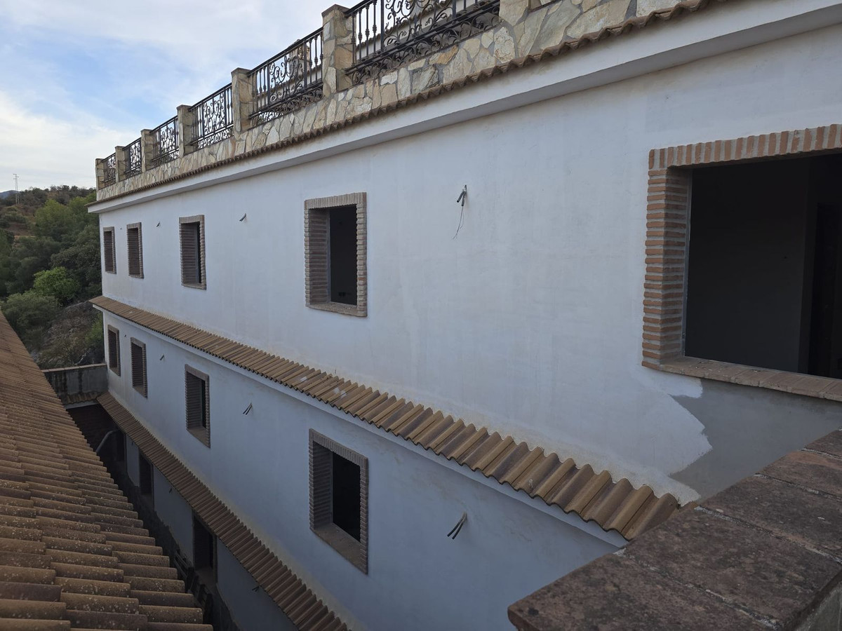Commercial unit for sale in Guaro Costa Del Sol, Málaga, Spain