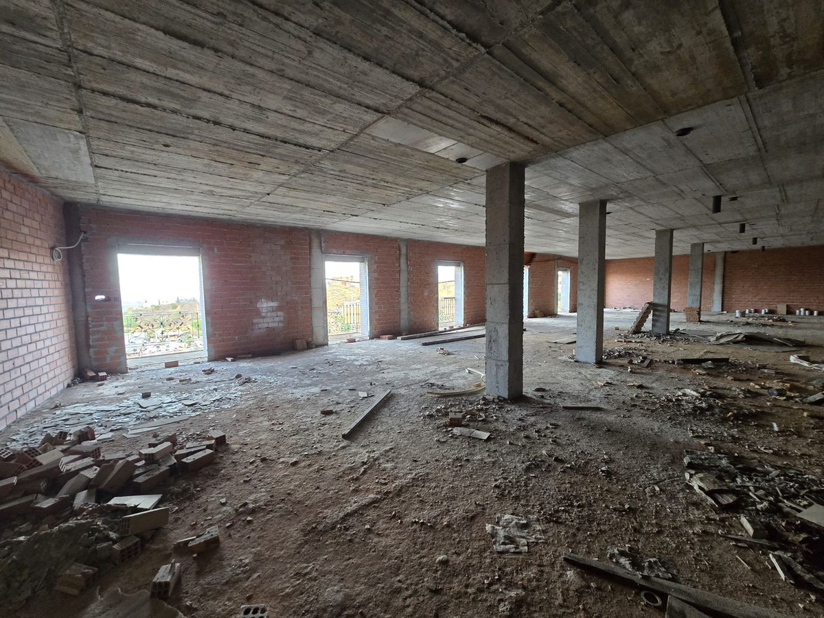 Commercial unit for sale in Guaro Costa Del Sol, Málaga, Spain