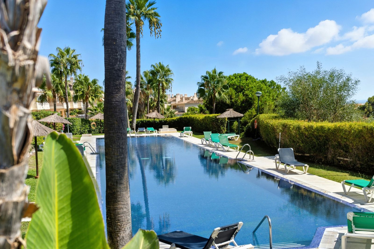3 Bed Apartment for sale in Sierra Blanca Costa Del Sol, Málaga, Spain
