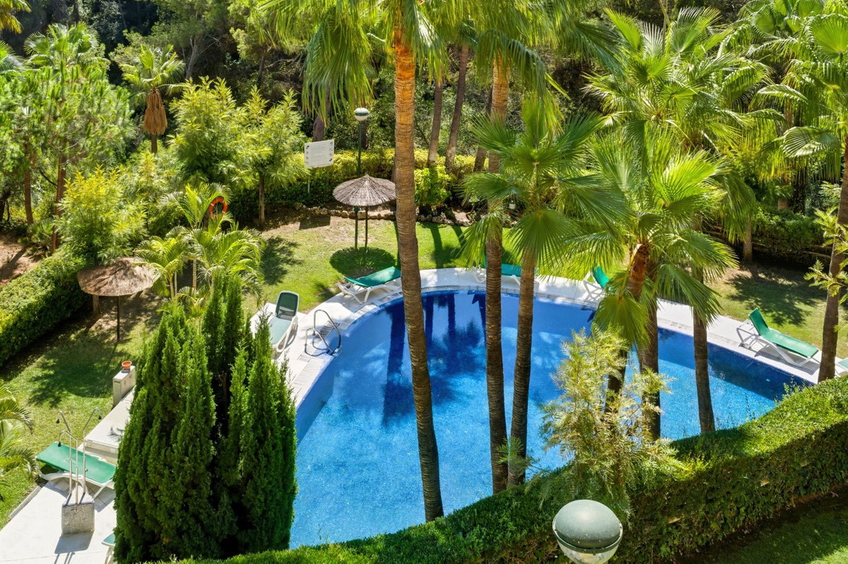 3 Bed Apartment for sale in Sierra Blanca Costa Del Sol, Málaga, Spain