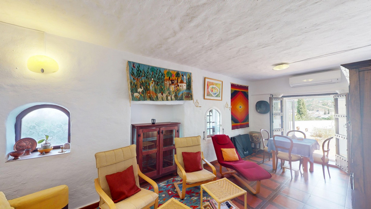 4 Bed Townhouse for sale in Vélezmálaga Costa Del Sol East, Málaga, Spain