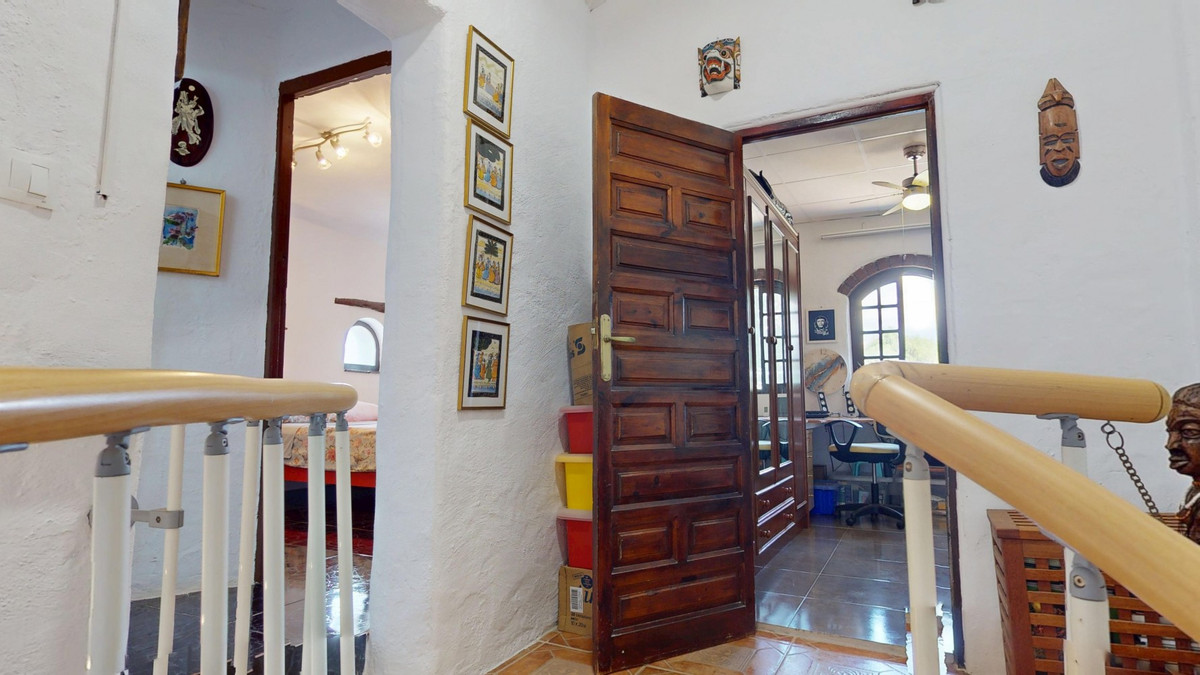 4 Bed Townhouse for sale in Vélezmálaga Costa Del Sol East, Málaga, Spain