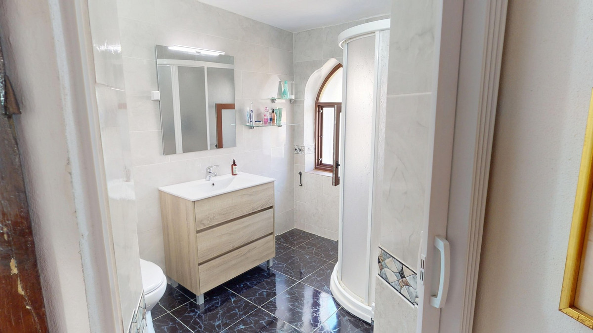 4 Bed Townhouse for sale in Vélezmálaga Costa Del Sol East, Málaga, Spain