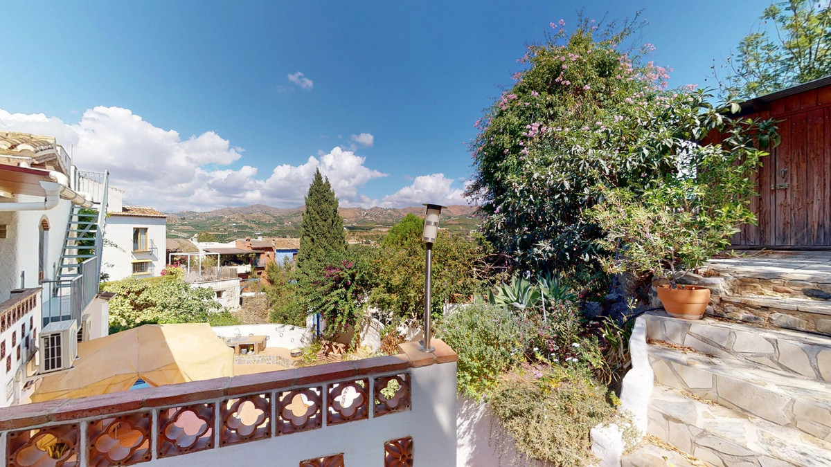 4 Bed Townhouse for sale in Vélezmálaga Costa Del Sol East, Málaga, Spain