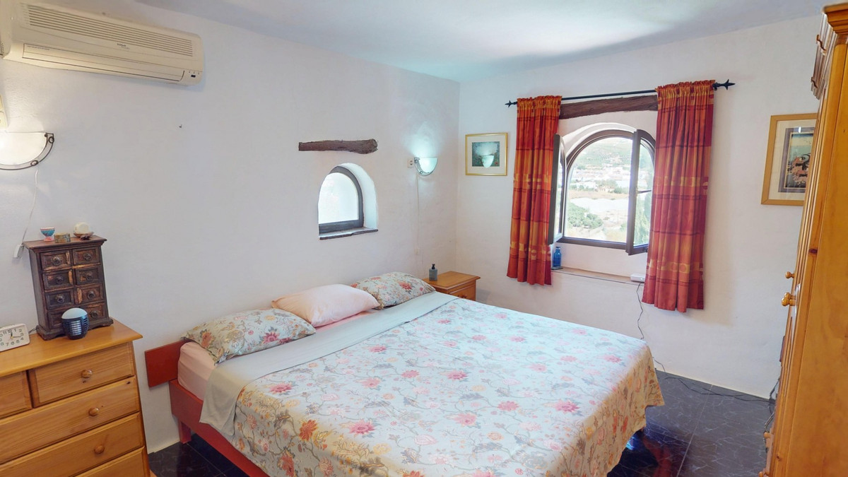 4 Bed Townhouse for sale in Vélezmálaga Costa Del Sol East, Málaga, Spain