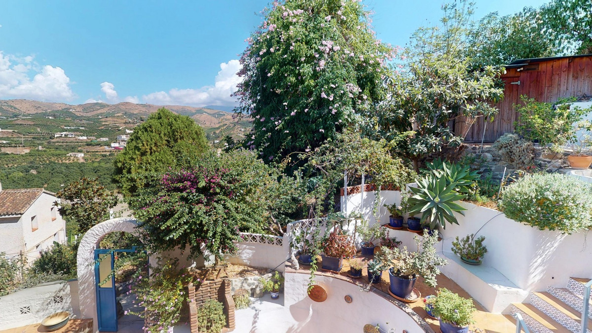 4 Bed Townhouse for sale in Vélezmálaga Costa Del Sol East, Málaga, Spain