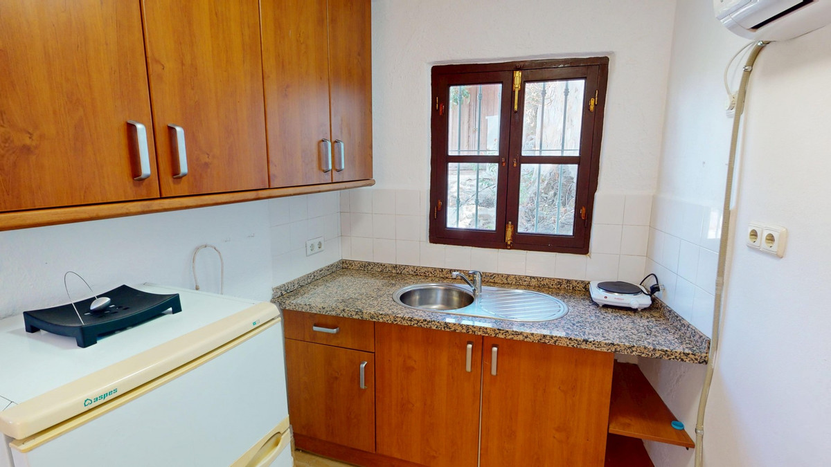 4 Bed Townhouse for sale in Vélezmálaga Costa Del Sol East, Málaga, Spain