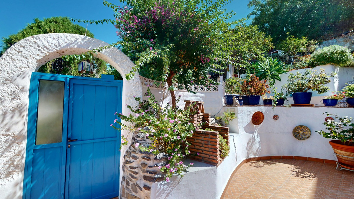 4 Bed Townhouse for sale in Vélezmálaga Costa Del Sol East, Málaga, Spain