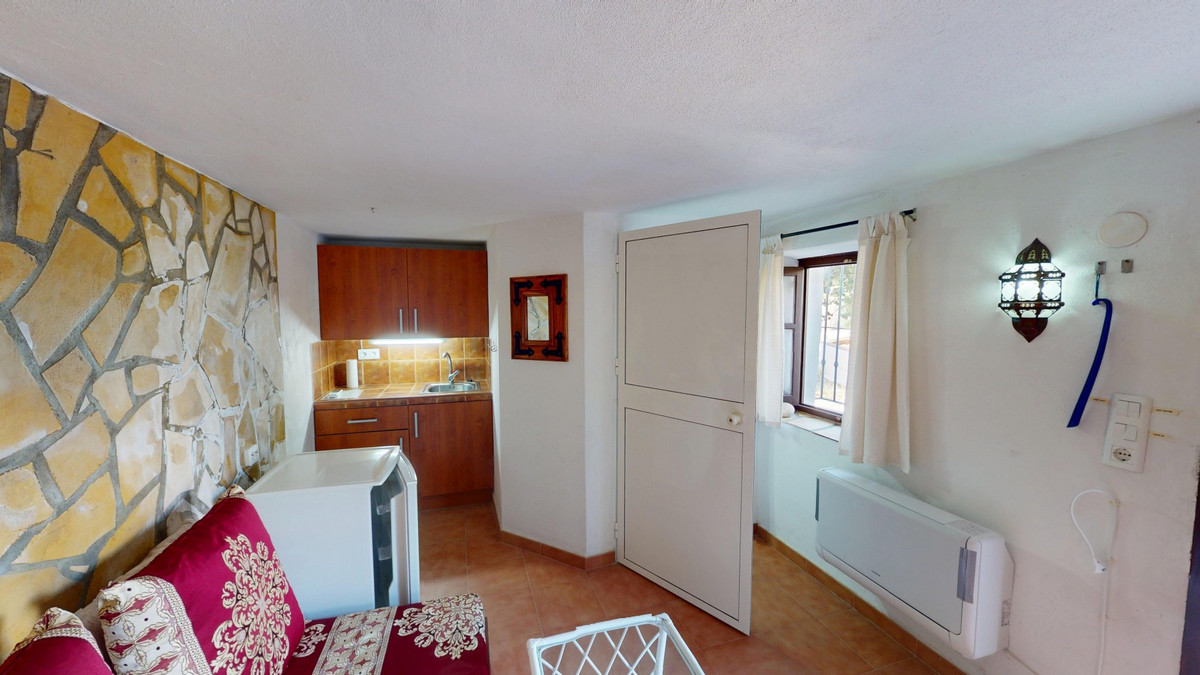 4 Bed Townhouse for sale in Vélezmálaga Costa Del Sol East, Málaga, Spain