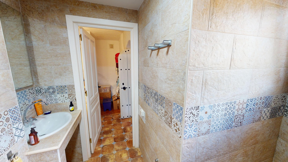 4 Bed Townhouse for sale in Vélezmálaga Costa Del Sol East, Málaga, Spain