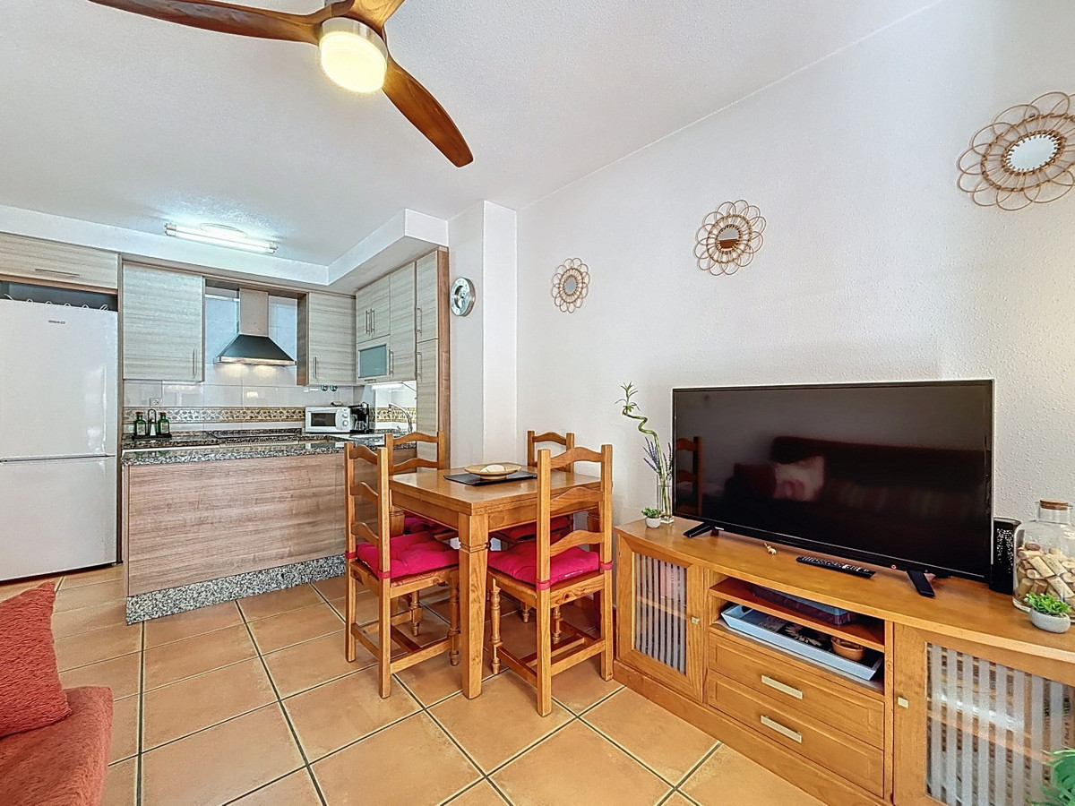 Se vende Apartamento Planta Media de 1 dormitorios en Costa Del Sol East, Málaga, España