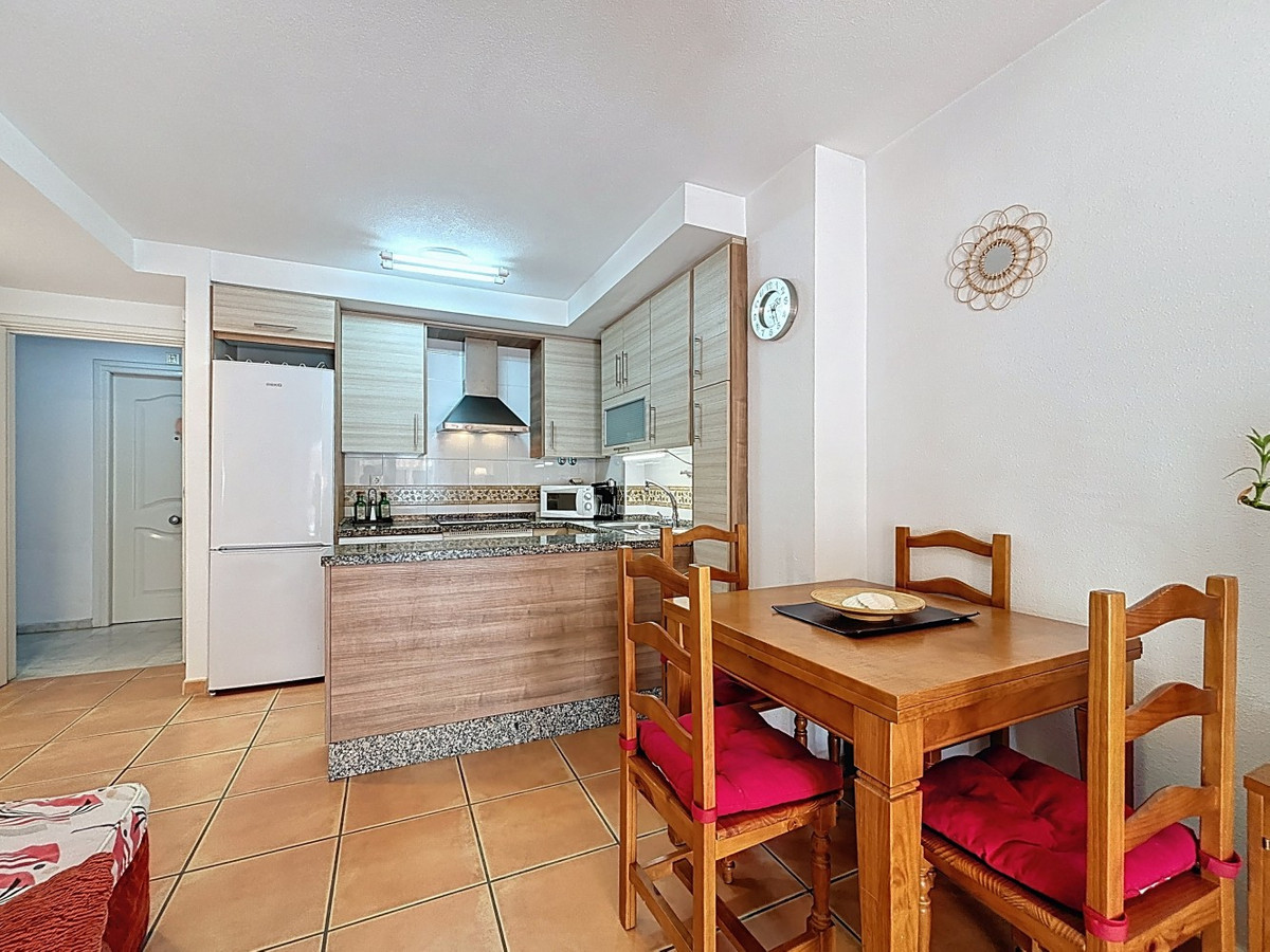 Se vende Apartamento Planta Media de 1 dormitorios en Costa Del Sol East, Málaga, España