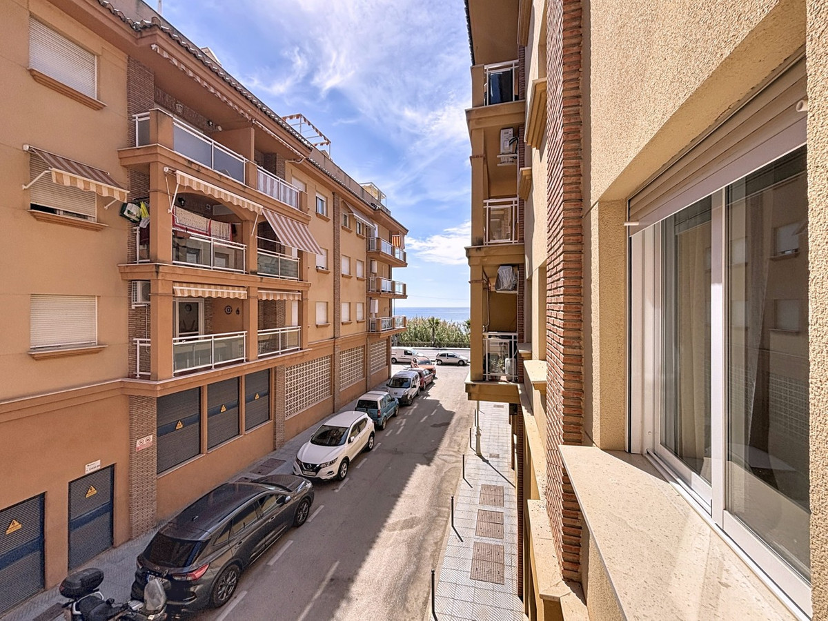 Se vende Apartamento Planta Media de 1 dormitorios en Costa Del Sol East, Málaga, España
