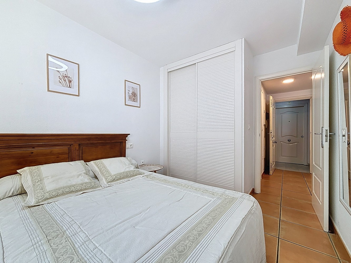 Se vende Apartamento Planta Media de 1 dormitorios en Costa Del Sol East, Málaga, España