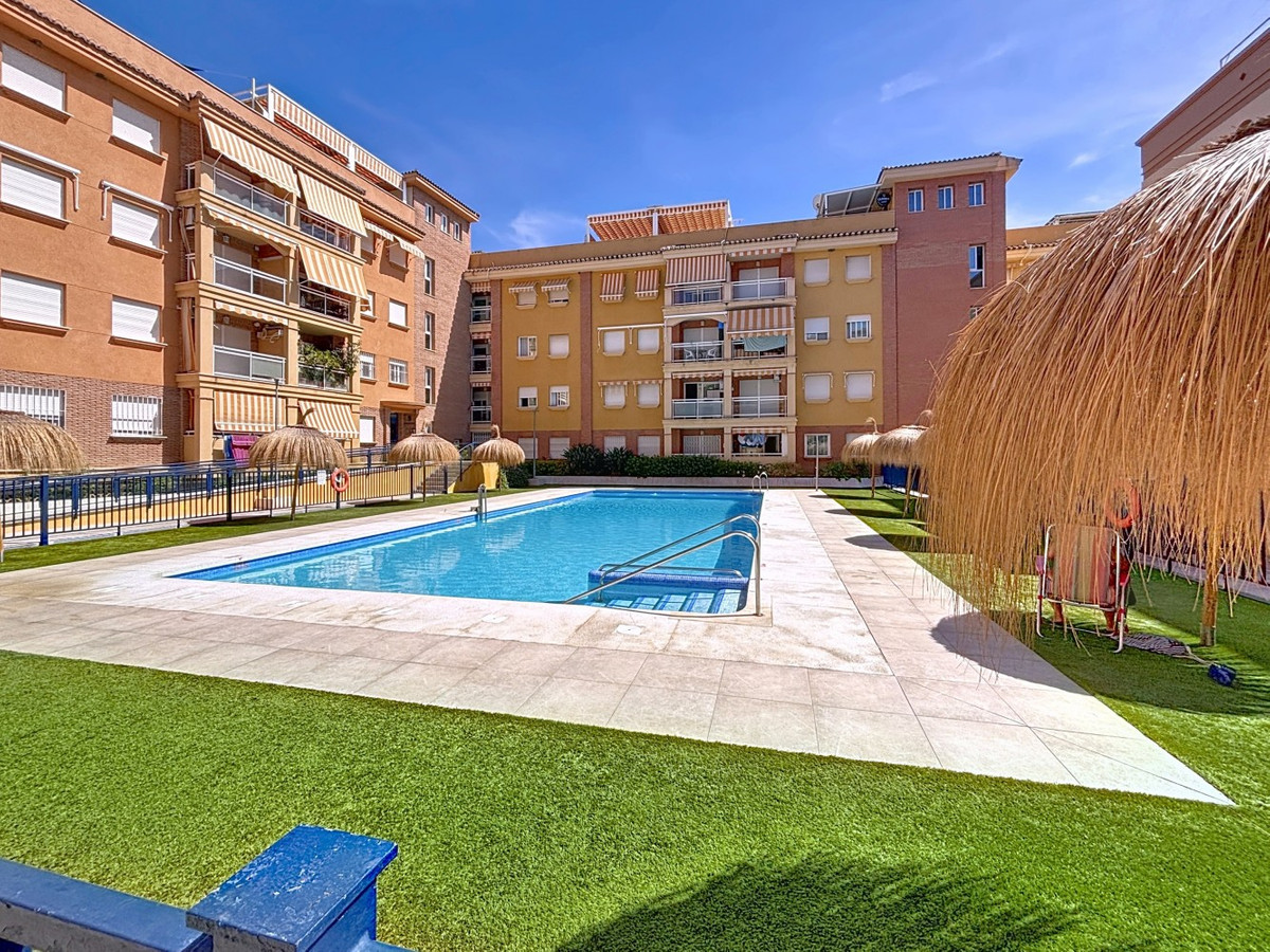 Se vende Apartamento Planta Media de 1 dormitorios en Costa Del Sol East, Málaga, España