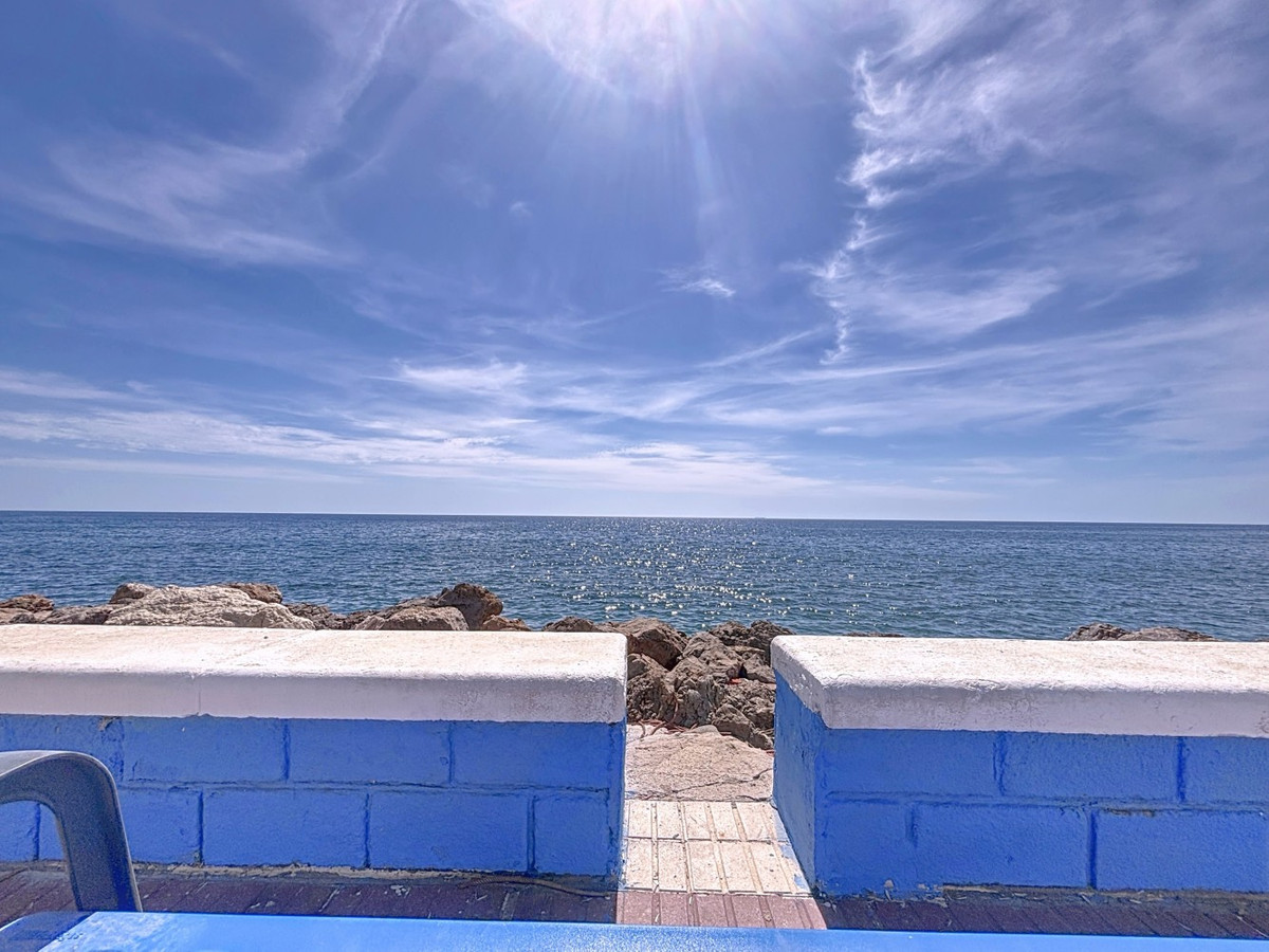 Se vende Apartamento Planta Media de 1 dormitorios en Costa Del Sol East, Málaga, España