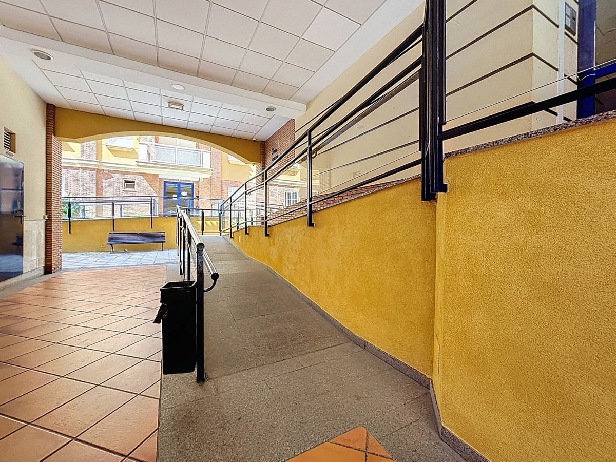 Se vende Apartamento Planta Media de 1 dormitorios en Costa Del Sol East, Málaga, España