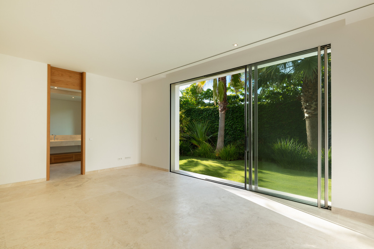 Se vende Villa - Chalet de 5 dormitorios en Costa Del Sol, Málaga, España