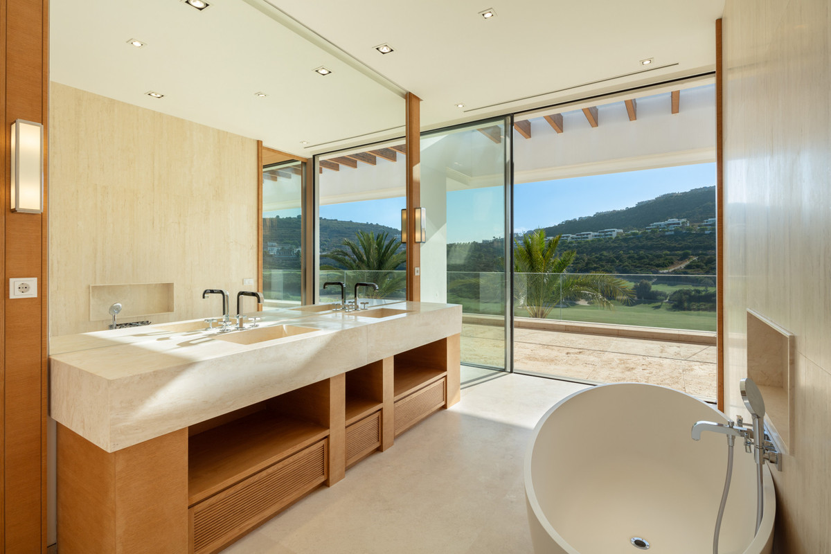 Se vende Villa - Chalet de 5 dormitorios en Costa Del Sol, Málaga, España