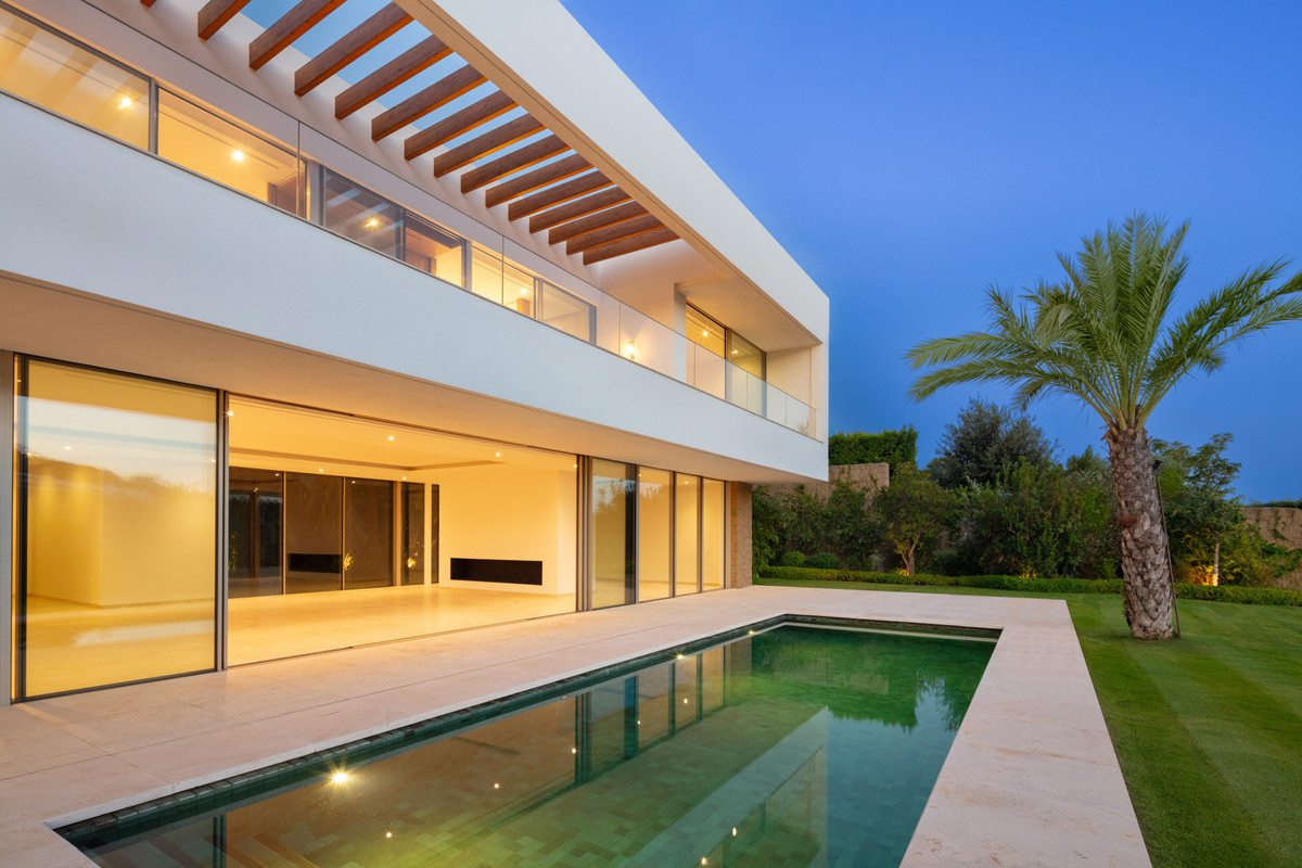 Se vende Villa - Chalet de 5 dormitorios en Costa Del Sol, Málaga, España