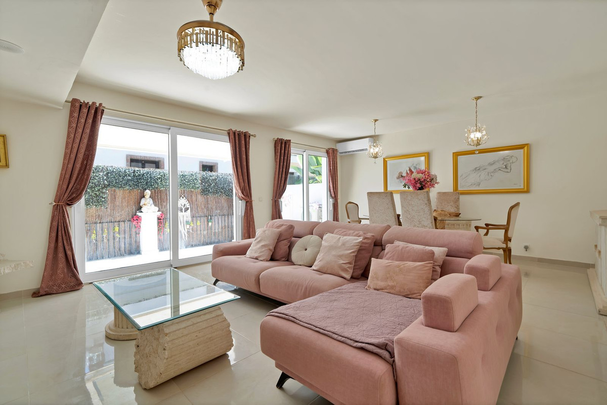 4 Bed Townhouse for sale in Estepona Costa Del Sol, Málaga, Spain