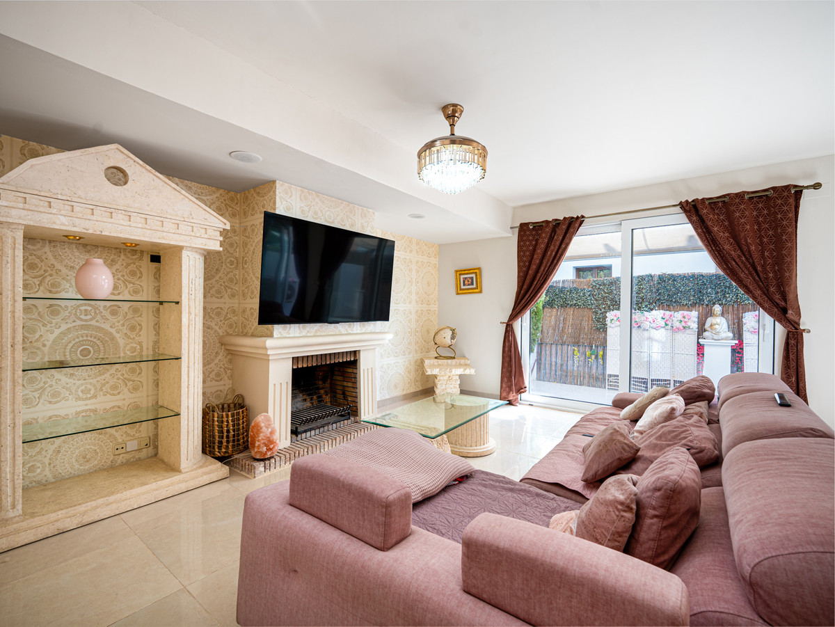 4 Bed Townhouse for sale in Estepona Costa Del Sol, Málaga, Spain