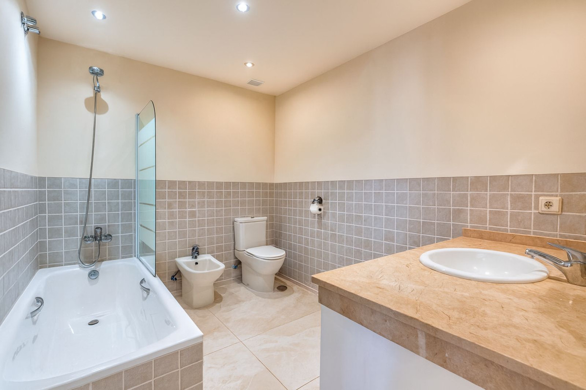 4 Bed Townhouse for sale in Estepona Costa Del Sol, Málaga, Spain
