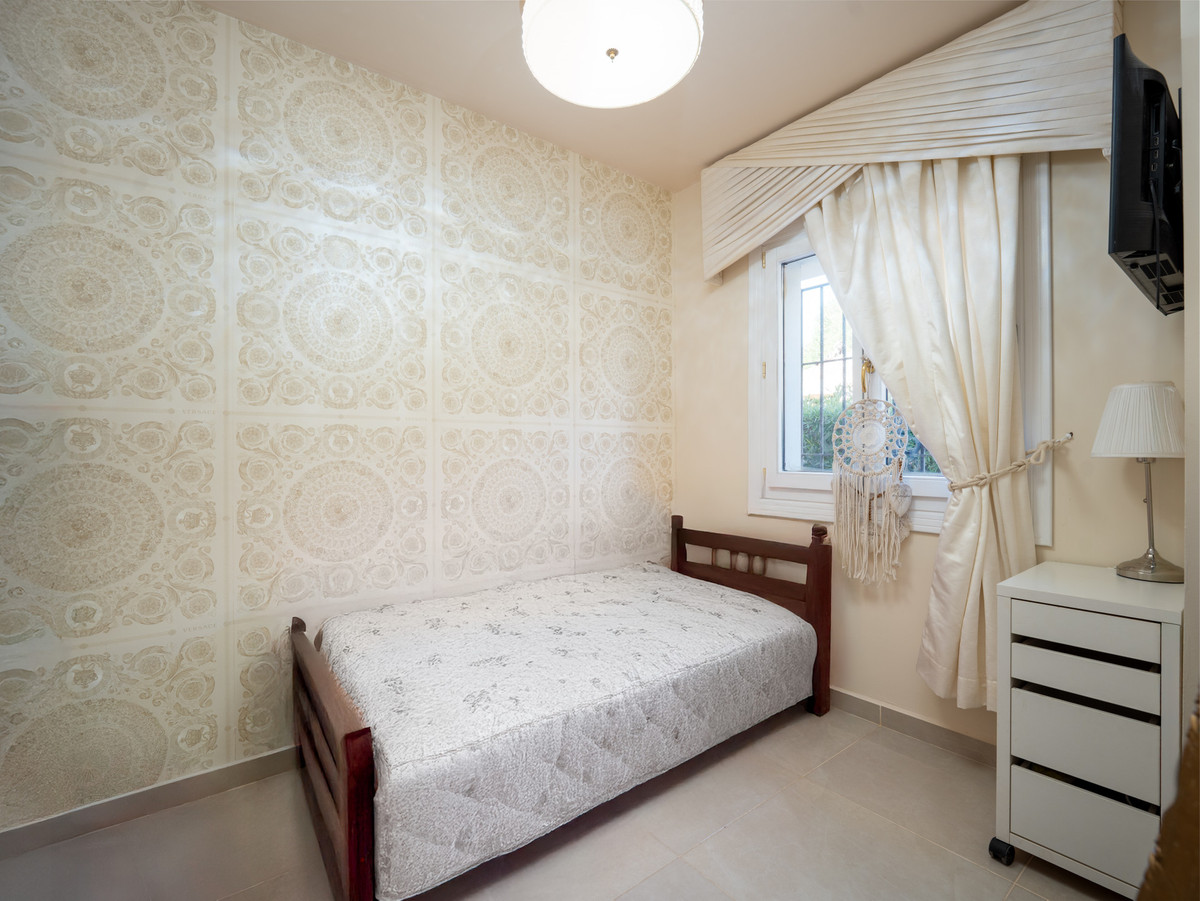 4 Bed Townhouse for sale in Estepona Costa Del Sol, Málaga, Spain
