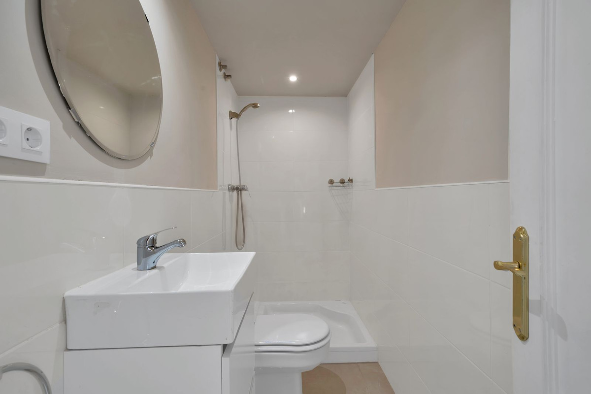 4 Bed Townhouse for sale in Estepona Costa Del Sol, Málaga, Spain
