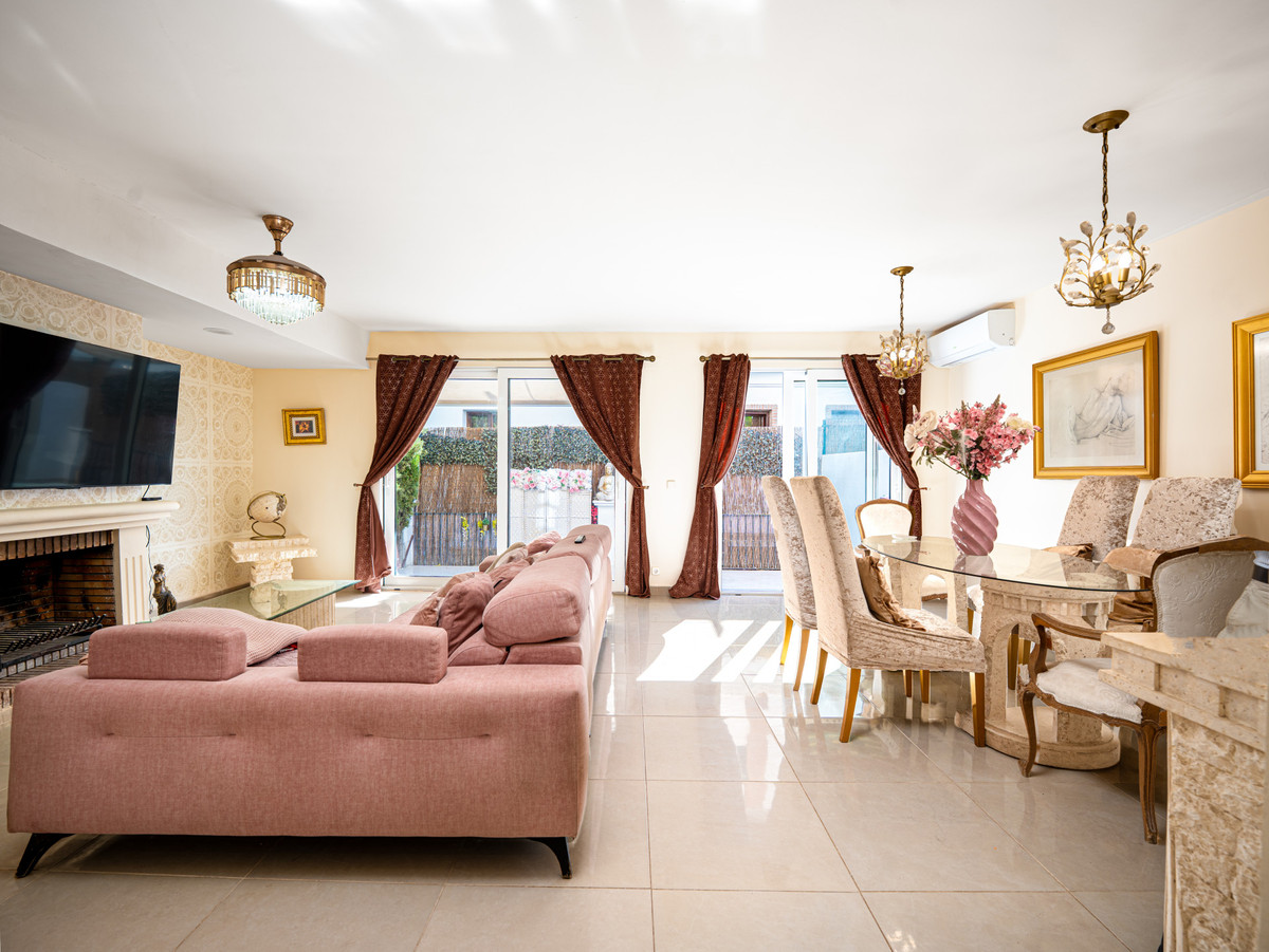 4 Bed Townhouse for sale in Estepona Costa Del Sol, Málaga, Spain