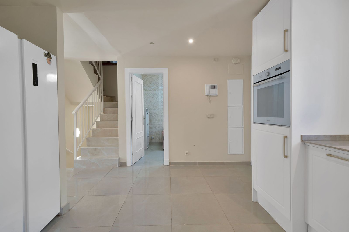 4 Bed Townhouse for sale in Estepona Costa Del Sol, Málaga, Spain