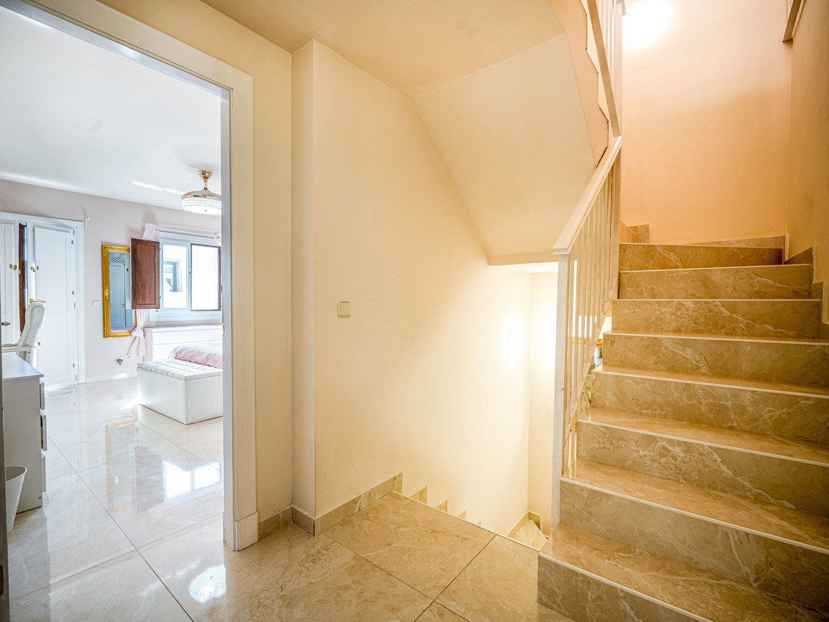 4 Bed Townhouse for sale in Estepona Costa Del Sol, Málaga, Spain