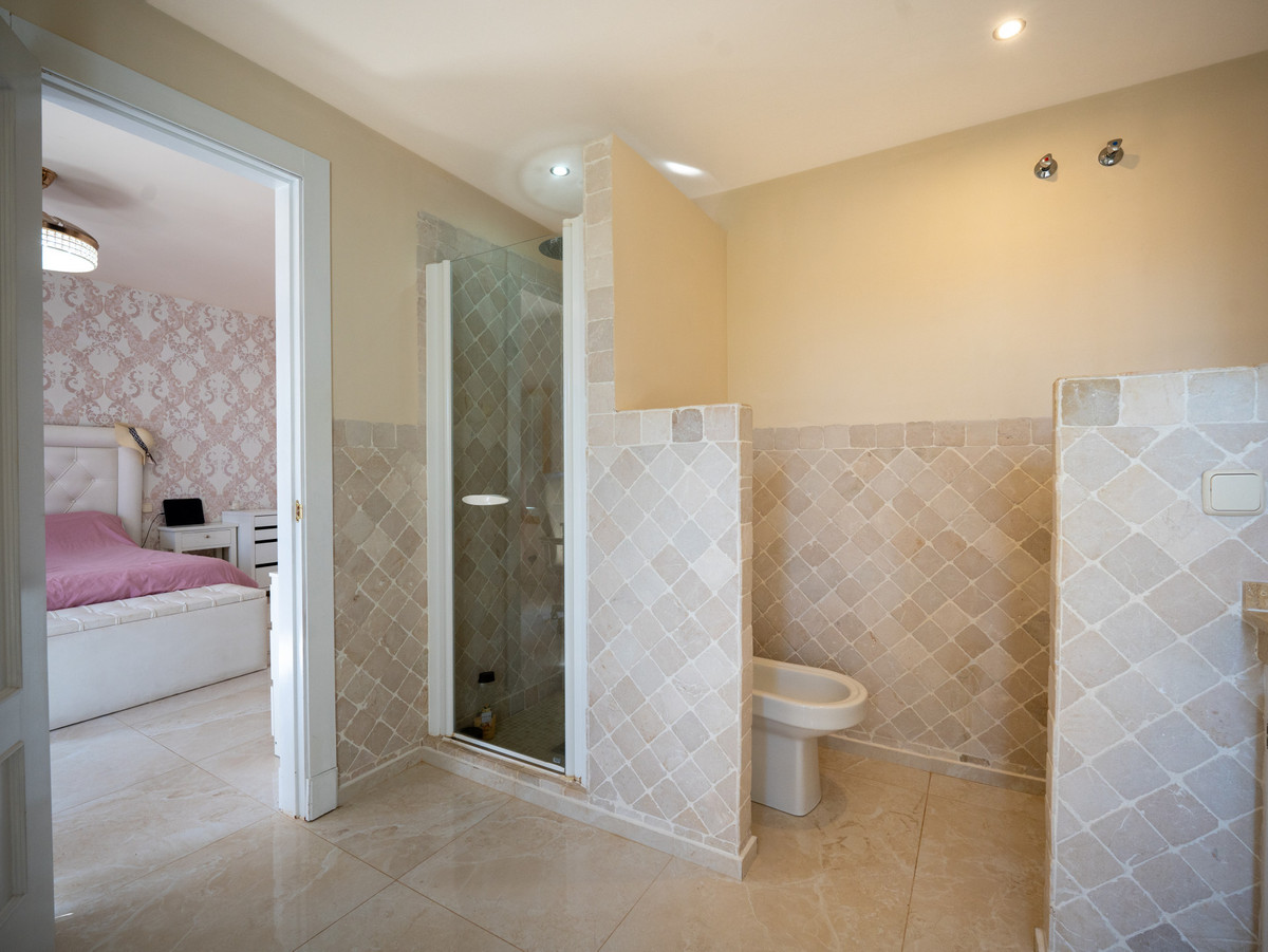4 Bed Townhouse for sale in Estepona Costa Del Sol, Málaga, Spain