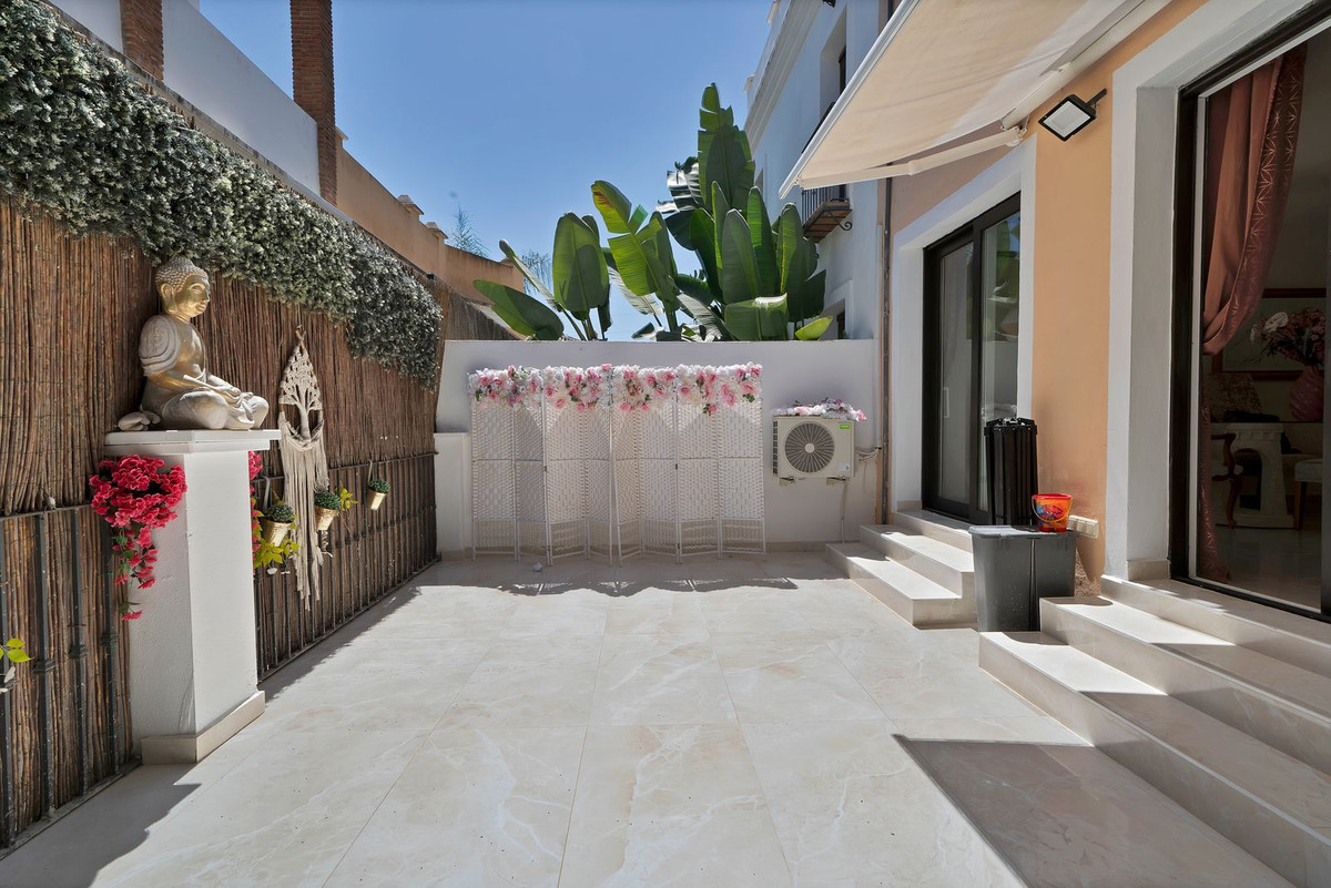 4 Bed Townhouse for sale in Estepona Costa Del Sol, Málaga, Spain