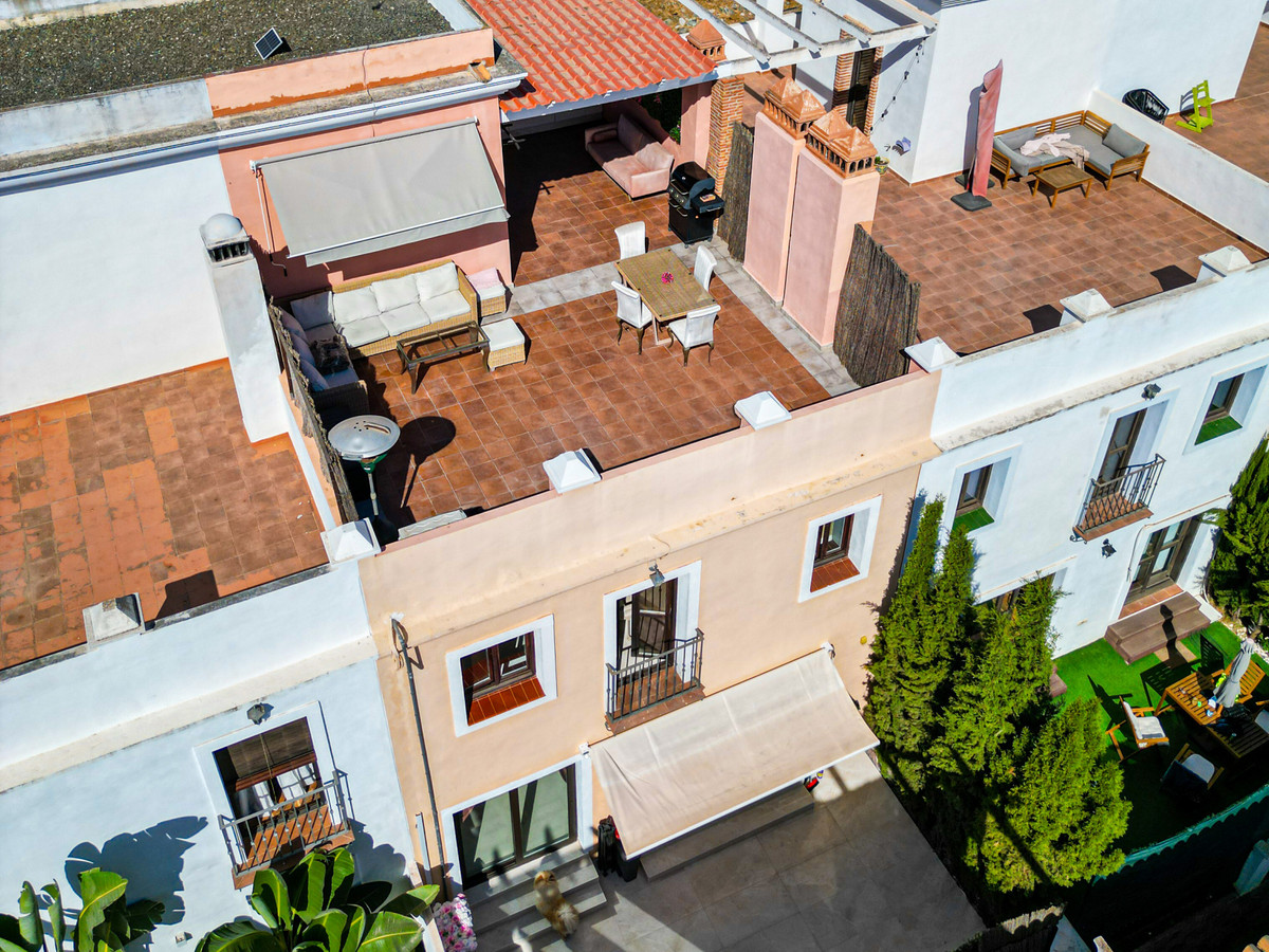 4 Bed Townhouse for sale in Estepona Costa Del Sol, Málaga, Spain