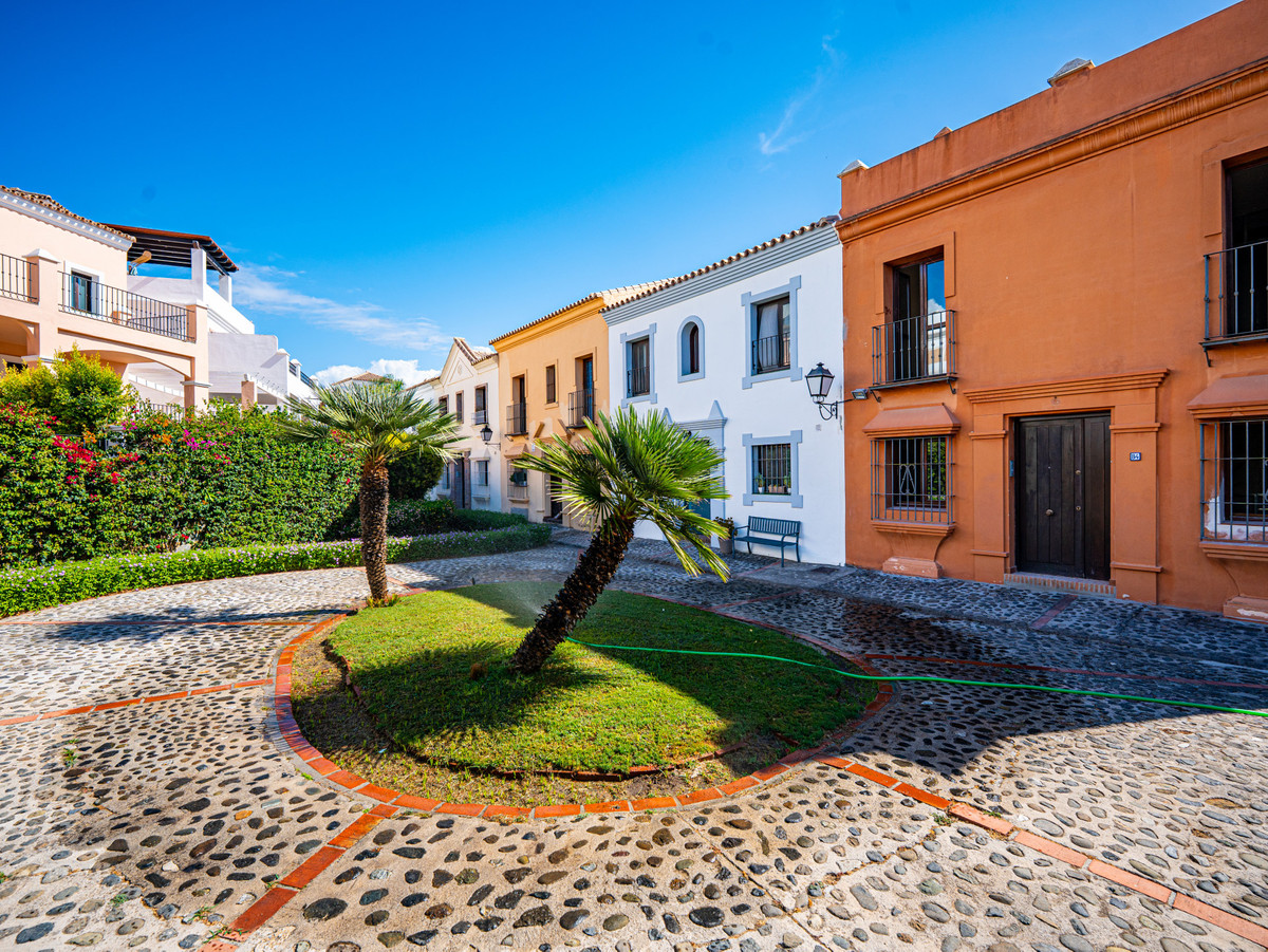 4 Bed Townhouse for sale in Estepona Costa Del Sol, Málaga, Spain